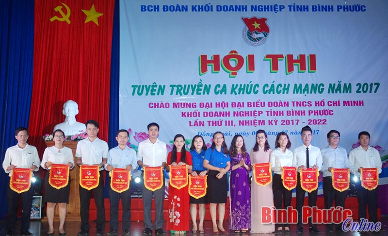 Đoàn Khối doanh nghiệp thi tuyên truyền ca khúc cách mạng