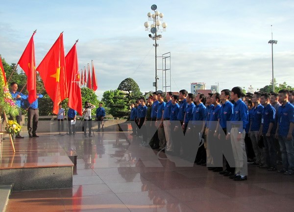 Hơn 100 thanh niên ra quân sang Lào hoạt động tình nguyện