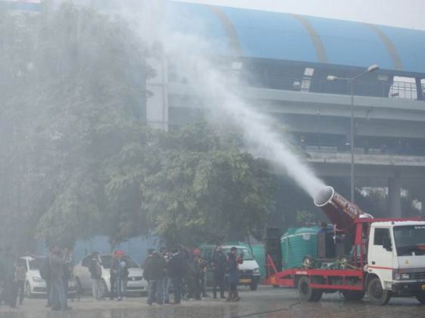 Ấn Độ thử nghiệm "vòi rồng chống khói" tại thủ đô New Delhi