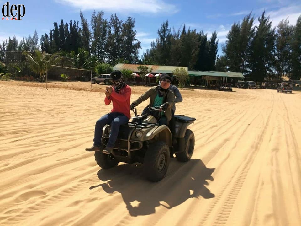 Đua xe moto địa hình trên cồn cát - trò chơi cảm giác mạnh không thể bỏ lỡ khi du lịch Mũi Né