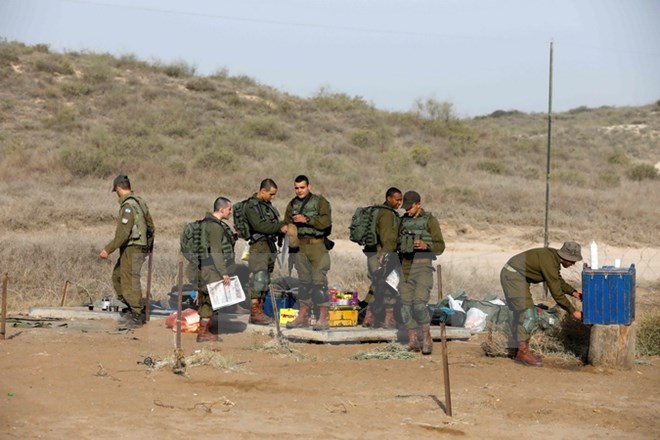 An ninh căng thẳng, Israel đánh sập một đường hầm nối từ Dải Gaza