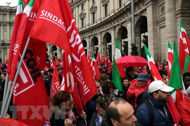 20.000 người dân Italy tuần hành chống tư tưởng phátxít mới