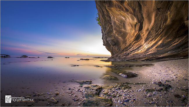 Đến Lý Sơn để ngắm bình minh đẹp nao lòng bên thềm chùa Đá trời sinh Đến Lý Sơn để ngắm bình minh đẹp nao lòng bên thềm chùa Đá trời sinh