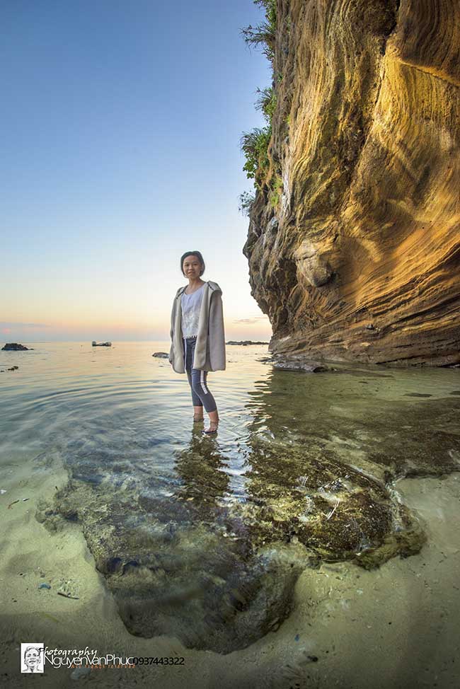 Đến Lý Sơn để ngắm bình minh đẹp nao lòng bên thềm chùa Đá trời sinh Đến Lý Sơn để ngắm bình minh đẹp nao lòng bên thềm chùa Đá trời sinh