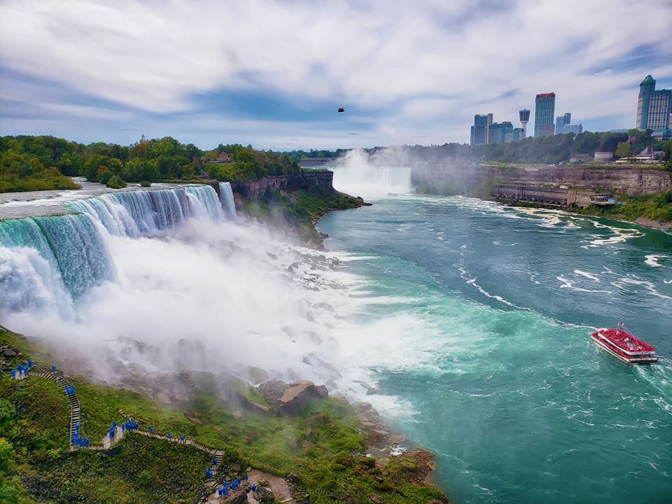 Thác Niagara khác lạ nhìn từ hai phía Mỹ và Canada