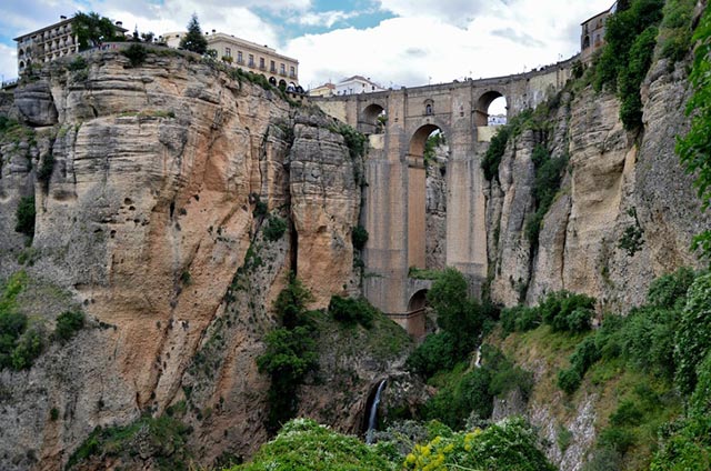 Du khách không thốt nên lời khi bước chân tới cây cầu nổi tiếng Việt Nam này Du khách không thốt nên lời khi bước chân tới cây cầu nổi tiếng Việt Nam này