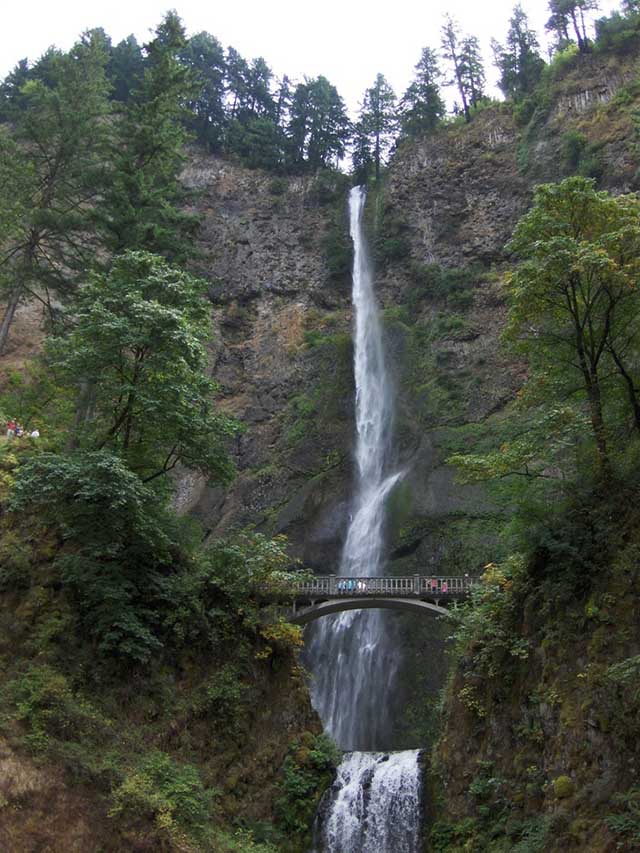 Du khách không thốt nên lời khi bước chân tới cây cầu nổi tiếng Việt Nam này Du khách không thốt nên lời khi bước chân tới cây cầu nổi tiếng Việt Nam này