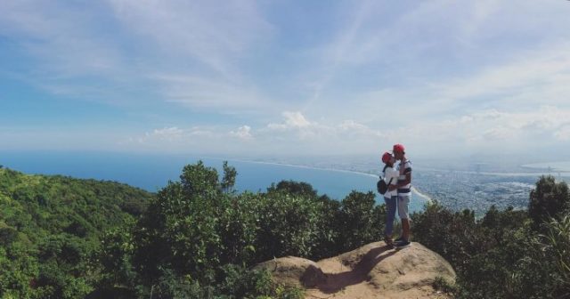 Cuối tuần chưa biết đi đâu, leo đỉnh Bàn Cờ đón gió biển Đà Nẵng