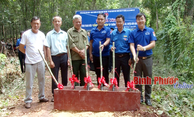 Khởi công xây dựng “Cầu thanh niên”