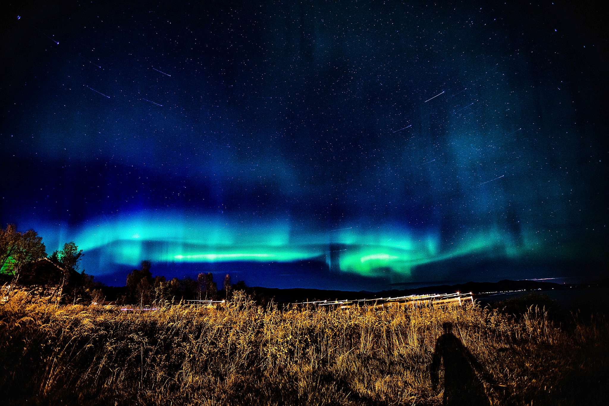 Den Na Uy mua thu, ngam cuc quang dep tua mien co tich hinh anh 2