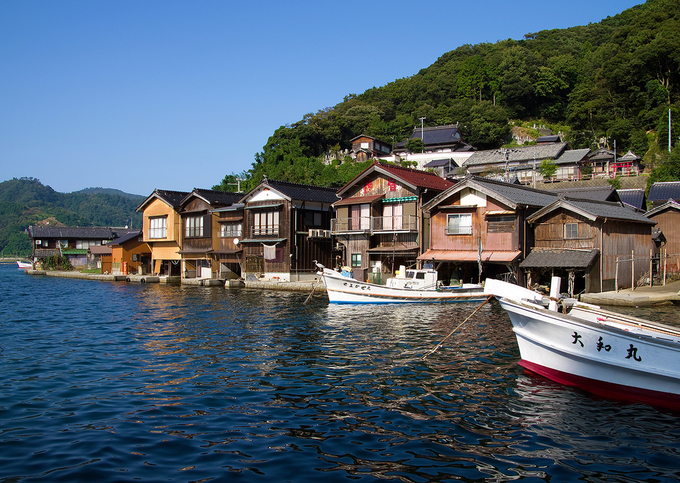 Ngôi làng nổi đẹp như cổ tích của Nhật Bản
