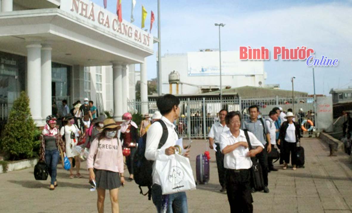 Nhà ga cảng Sa Kỳ - nơi du khách lên tàu du lịch đi đảo Lý Sơn (Quảng Ngãi)