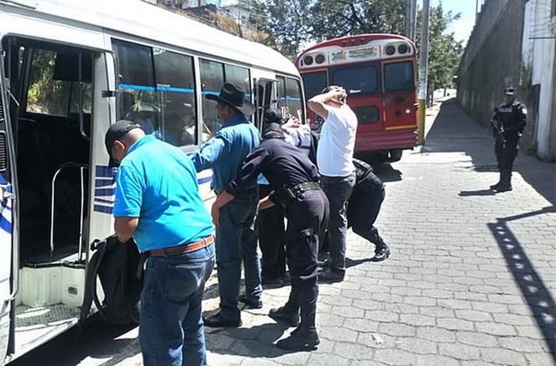 Interpol bat giu 560 toi pham buon ban vu khi tai My Latinh hinh anh 1