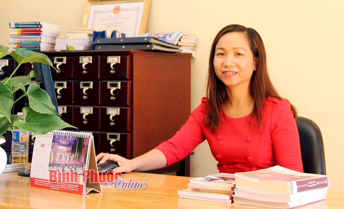 Cô Lê Thùy Linh Phượng, giáo viên môn Văn, Trường THPT Phước Bình tiên phong đổi mới phương pháp dạy học