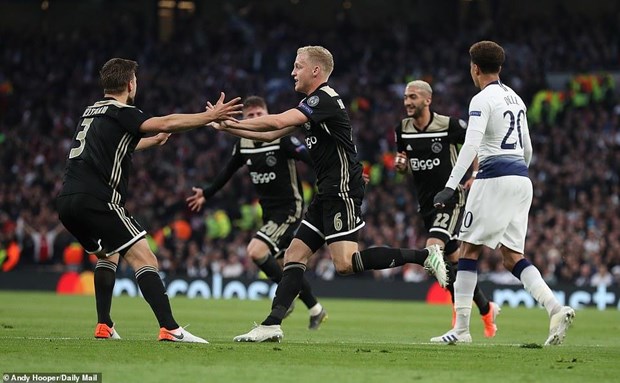 Ha Tottenham, Ajax rong cua vao chung ket Champions League hinh anh 1