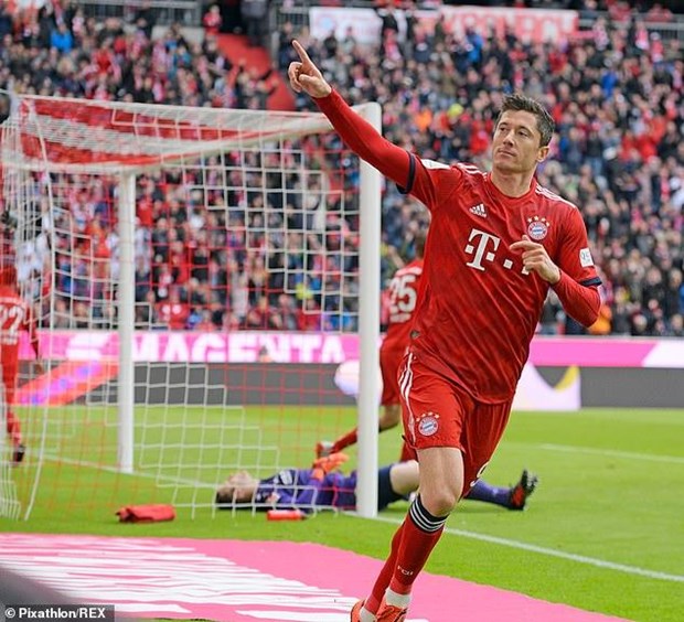 Dortmund mat diem, Bayern chi con cach ngoi vuong 1 tran thang hinh anh 1