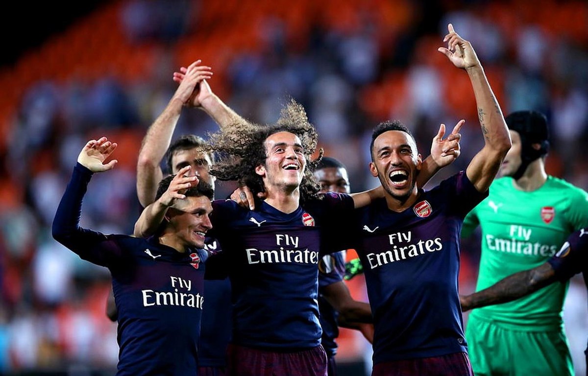 Arsenal giành vé vào chung kết Europa League.