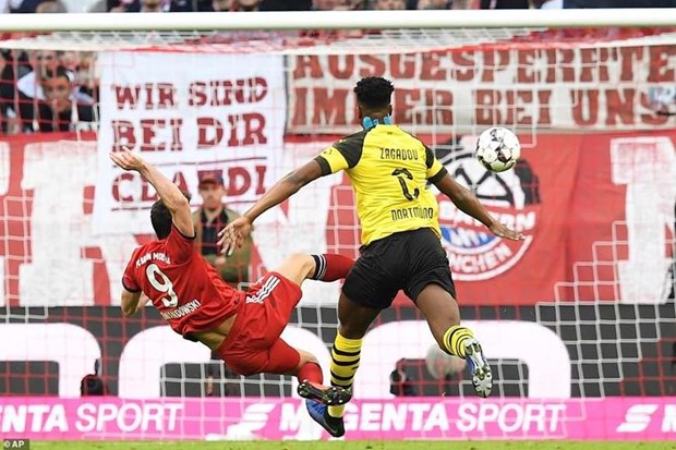 Hau Klassiker Duc: Nguyen do Bayern Munich vui dap Dortmund 5-0 hinh anh 2