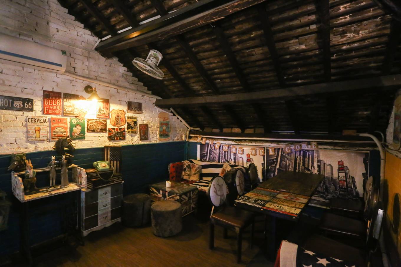 Qu&aacute;n c&agrave; ph&ecirc; kiểu Mỹ trong ng&ocirc;i nh&agrave; hơn 120 tuổi ở S&agrave;i G&ograve;n