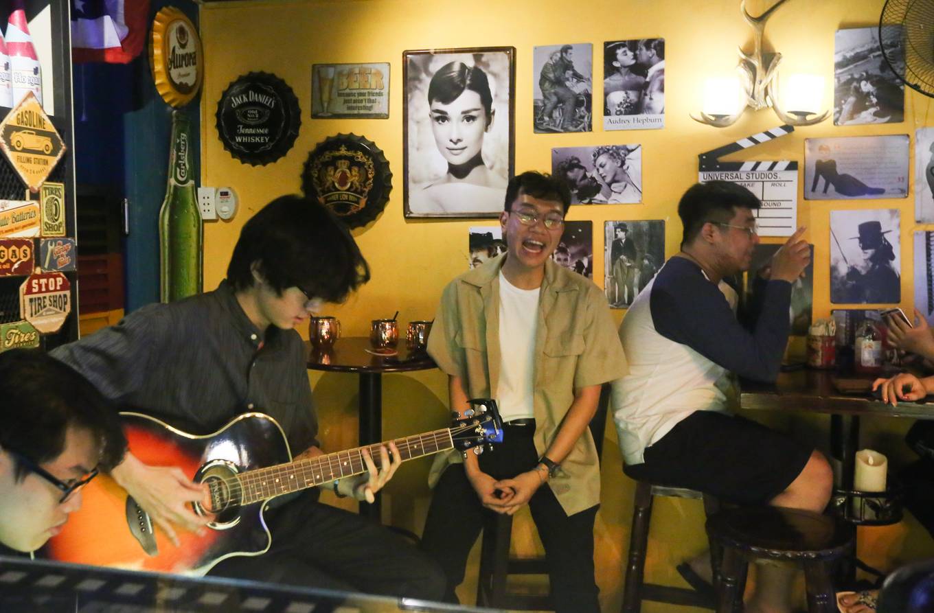 Qu&aacute;n c&agrave; ph&ecirc; kiểu Mỹ trong ng&ocirc;i nh&agrave; hơn 120 tuổi ở S&agrave;i G&ograve;n