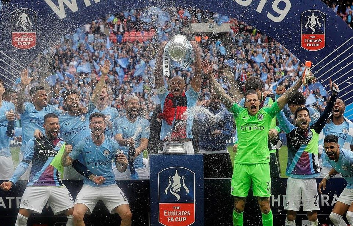 Manchester City vôi địch FA Cup.