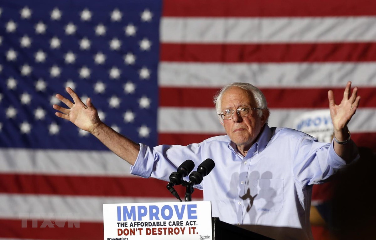 Thượng Nghị sỹ Mỹ Bernie Sanders phát biểu trước những người ủng hộ tại một sự kiện ở Covington,ượttrộivềhuyđộngquỹtranhcửtổngthốngMỹ<strong>as roma vs bologna</strong> Kentucky. (Nguồn: AFP/TTXVN)