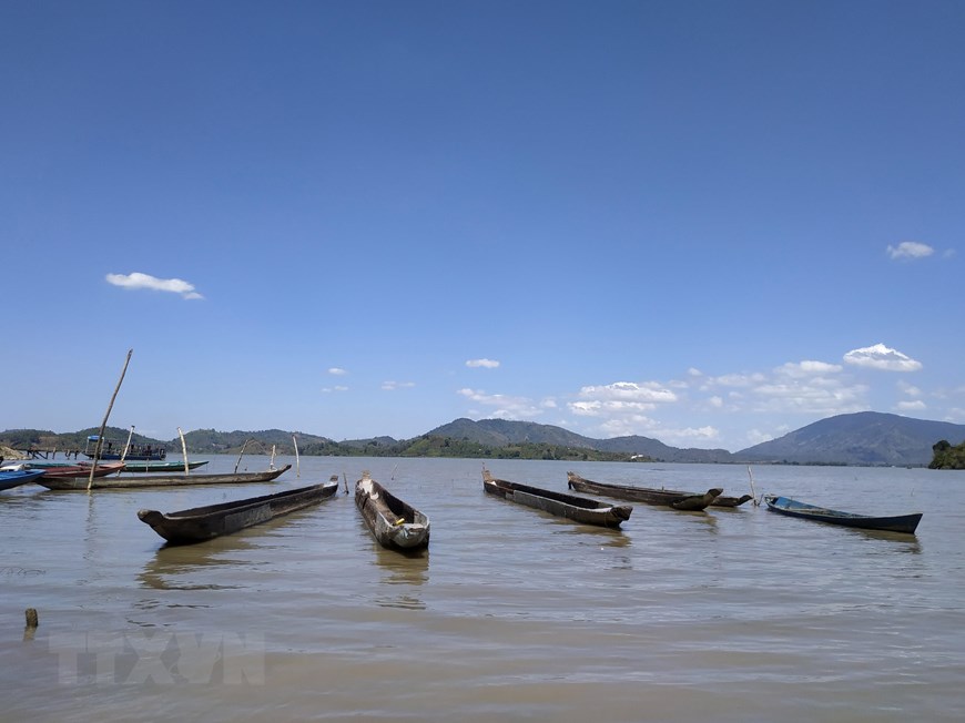  Quang cảnh bình yên bên Hồ Lắk. (Ảnh: Tuấn Anh/TTXVN)