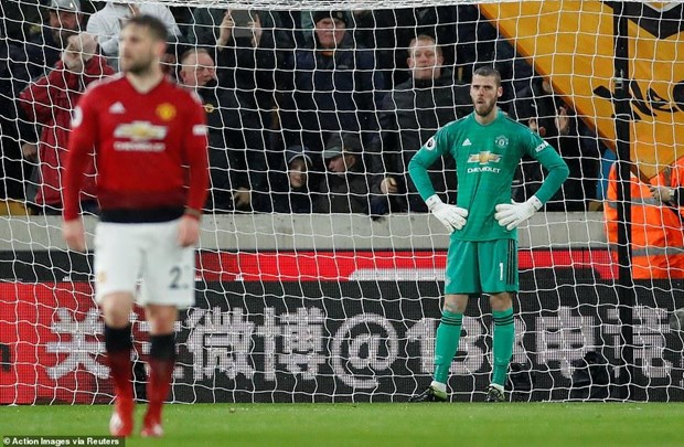 Manchester United lai phai 'nem trai dang' truoc Wolverhampton hinh anh 1