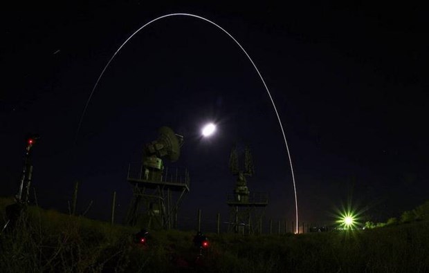 Nga phong ve tinh quan su tu san bay vu tru Baikonur len quy dao hinh anh 1