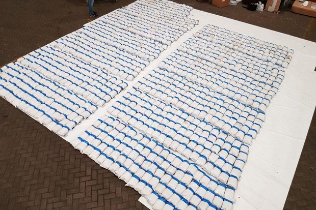 Anh bat giu so heroin ky luc tri gia khoang 120 trieu bang hinh anh 1