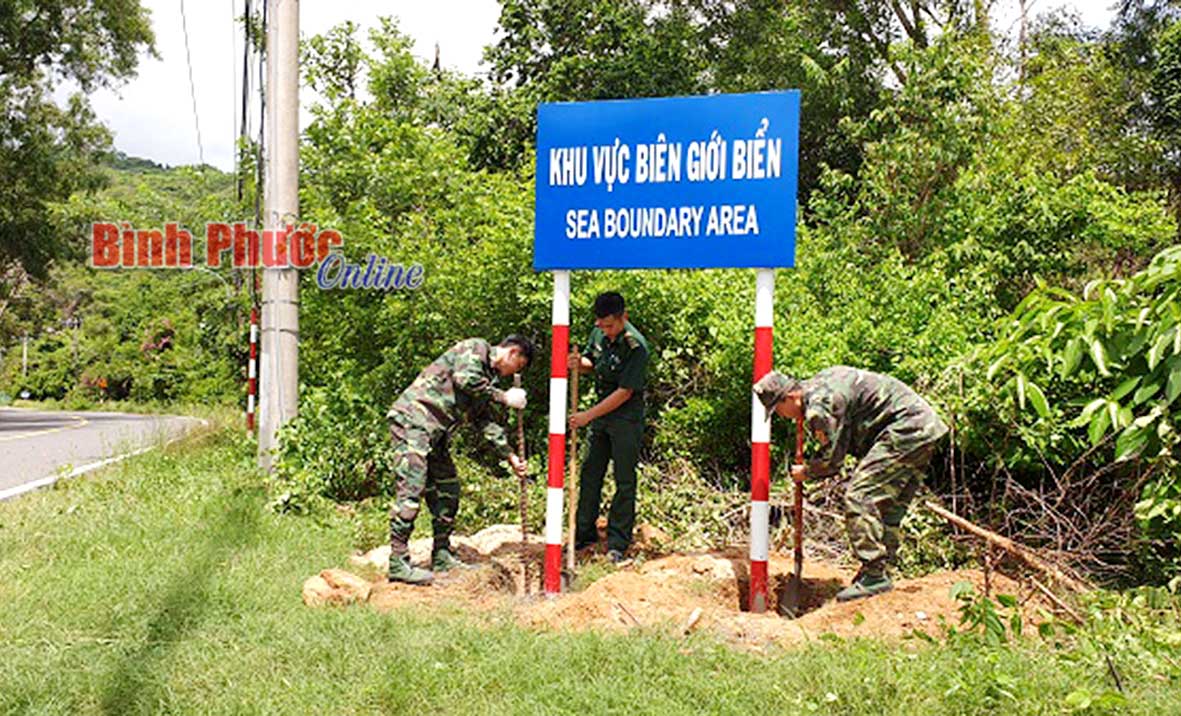 Bộ đội biên phòng tỉnh Bà Rịa - Vũng Tàu cắm mốc khu vực biên giới biển tại Cỏ Ống, huyện Côn Đảo