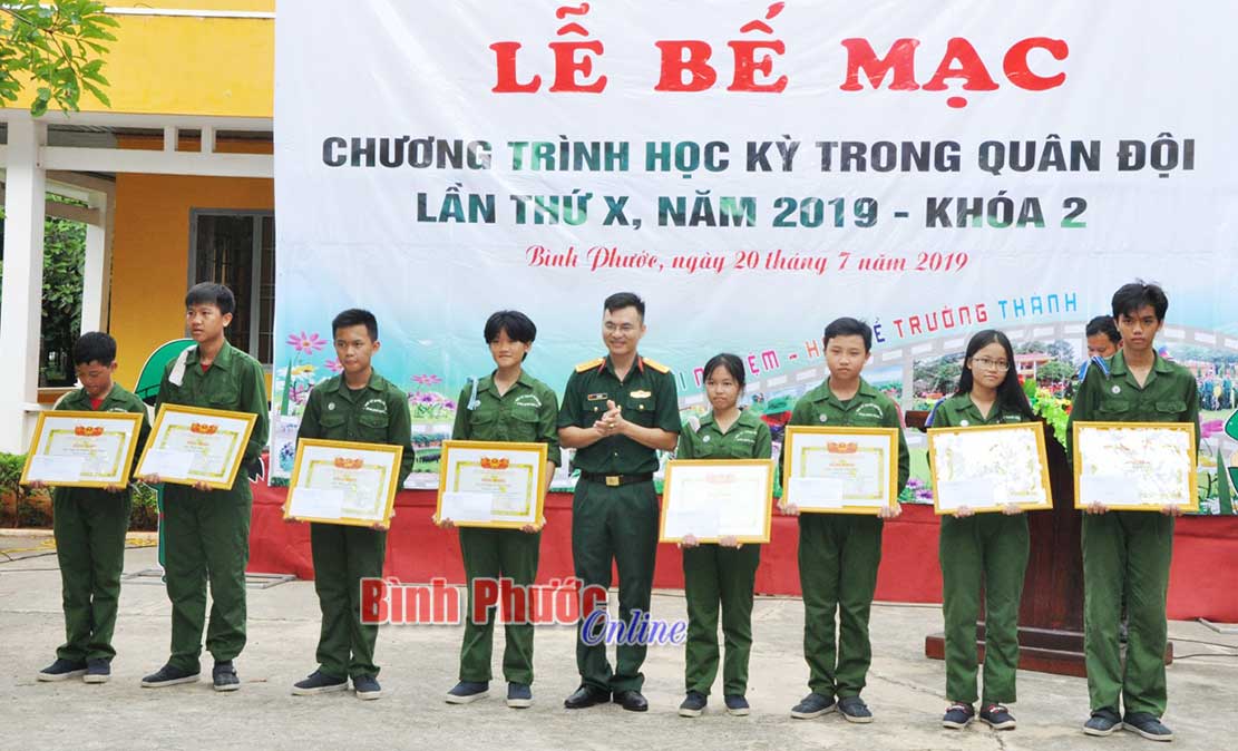 Bế giảng chương trình học kỳ quân đội lần thứ X, năm 2019