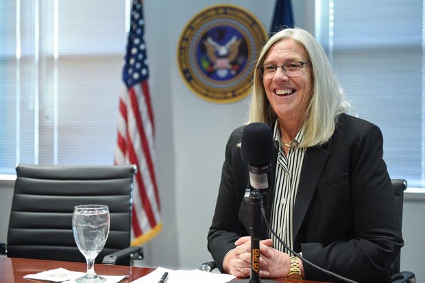 Pho Giam doc Tinh bao quoc gia My Sue Gordon xin tu chuc hinh anh 1