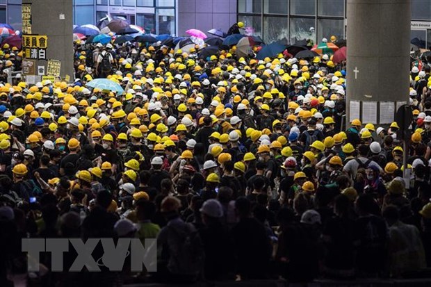 Chinh quyen Hong Kong len an nhung nguoi bieu tinh qua khich hinh anh 1