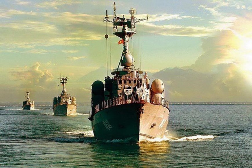 Tiếp theo tàu hộ vệ tên lửa Tarantul Dự án 1241.RE, Hải quân Việt Nam tiếp tục mua từ Nga các tàu tên lửa tấn công nhanh hiện đại Molniya Dự án 1241.8, giúp tăng cường sức mạnh của Hải quân Việt Nam trong bảo vệ chủ quyền biển, đảo. (Ảnh: Tư liệu TTXVN)