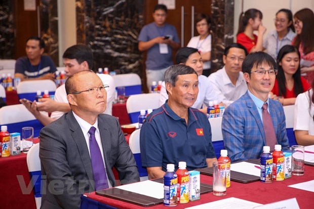 Vinamilk tro thanh nha tai tro chinh cho doi Tuyen Bong da Viet Nam hinh anh 2