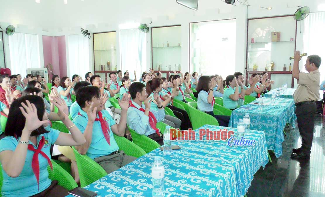 Tập huấn nghiệp vụ công tác đội năm học 2019