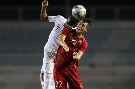 (Trực tiếp) U22 Việt Nam - U22 Indonesia 2-1: Ho&agrave;ng Đức khai hỏa ảnh 5