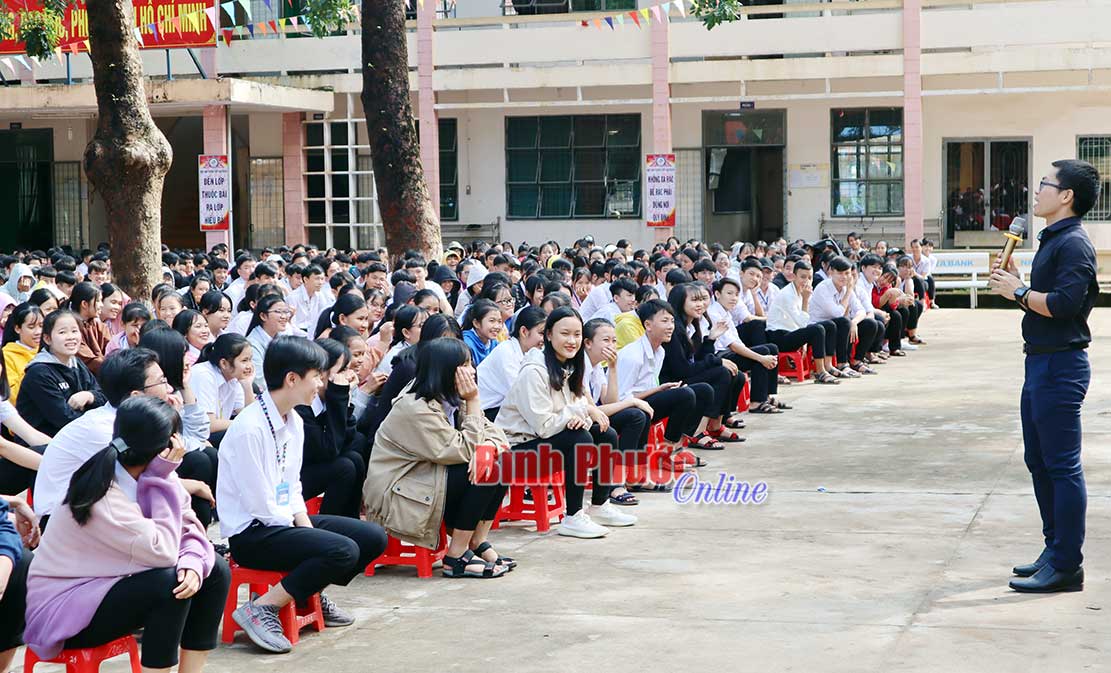 “Khơi dậy cảm hứng học tập” cho học sinh Trường THPT Nguyễn Du