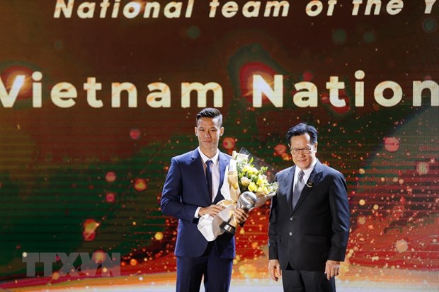 AFF Awards 2019: Bong da Viet Nam thang lon, gianh 3 giai quan trong hinh anh 1