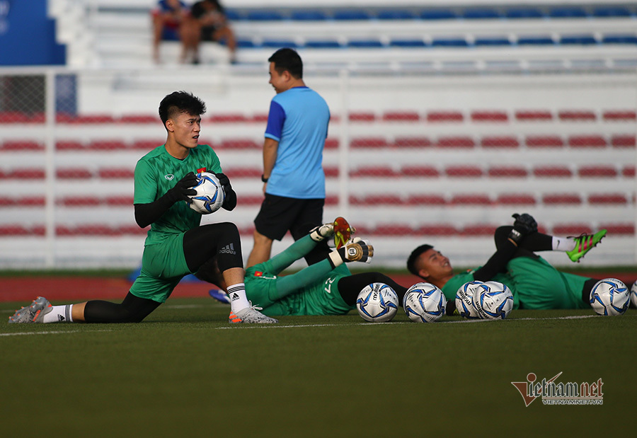 U22 Việt Nam lộ đội h&igrave;nh, thầy Park gặp ri&ecirc;ng B&ugrave;i Tiến Dũng