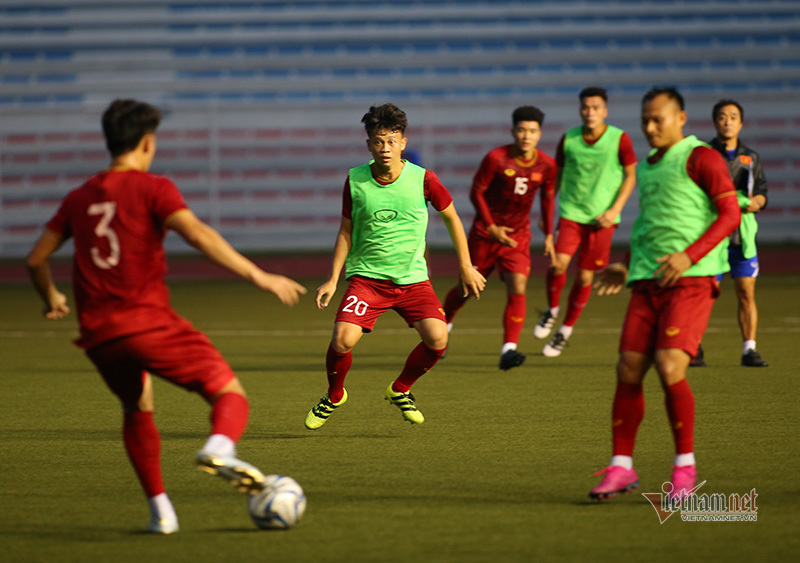 U22 Việt Nam lộ đội h&igrave;nh, thầy Park gặp ri&ecirc;ng B&ugrave;i Tiến Dũng