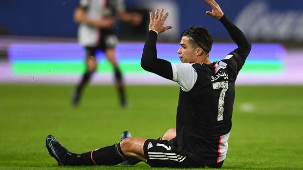 Ronaldo gay that vong, Juventus mat Sieu Cup vao tay Lazio hinh anh 2