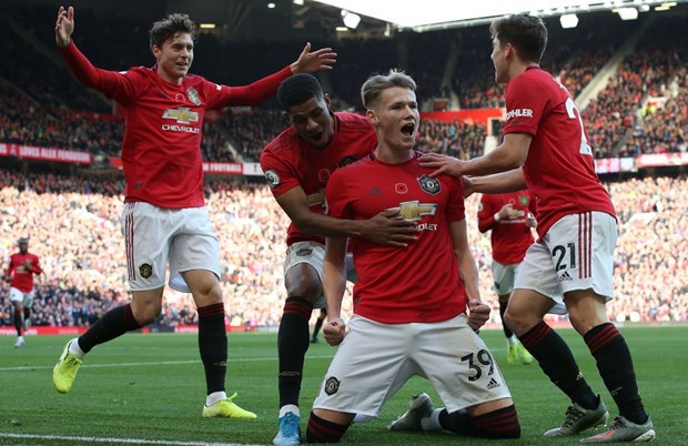 Premier League: M.U thi dau thang hoa, City that bai chong vanh hinh anh 1