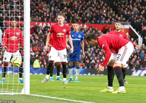 Manchester City vui dap Arsenal, M.U thoat thua tren san nha hinh anh 2