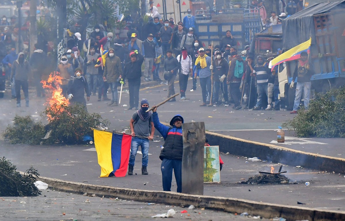 Biểu tình phản đối chính sách khắc khổ của chính phủ tại Quito,ủđocircEcuadorchigravemtrongbạoloạnTổngthốngbanbốlệnhgiớ<strong>tỷ lệ cược bóng đá anh</strong> Ecuador, ngày 8/10. (Ảnh: AFP/TTXVN)