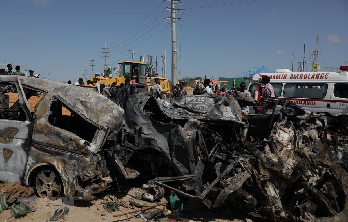 Hiện trường vụ đánh bom ở thủ đô Mogadishu,ổngThưkyacuteLHQlecircnaacutenvụđaacutenhbomkinhhoagravengtạ<strong>nhan dinh keo hom nay</strong> Somalia ngày 28/12/2019. (Ảnh: THX/TTXVN)