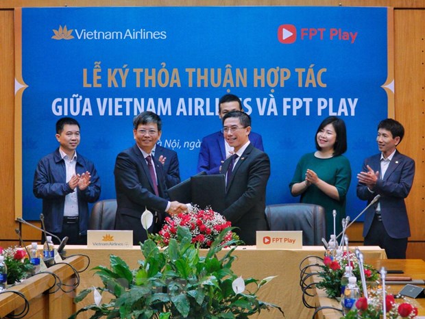FPT va Vietnam Airlines ''bat tay'' tang tien ich giai tri cho khach hinh anh 1