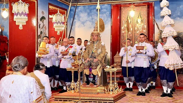 Quan doi Thai Lan lan dau tien dieu binh truoc Nha vua Maha Vajiralong hinh anh 1