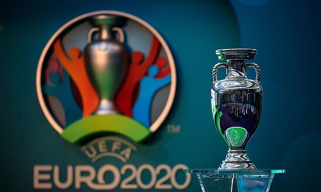 Euro 2020 sẽ được dời sang hè 2021. Ảnh: PA.